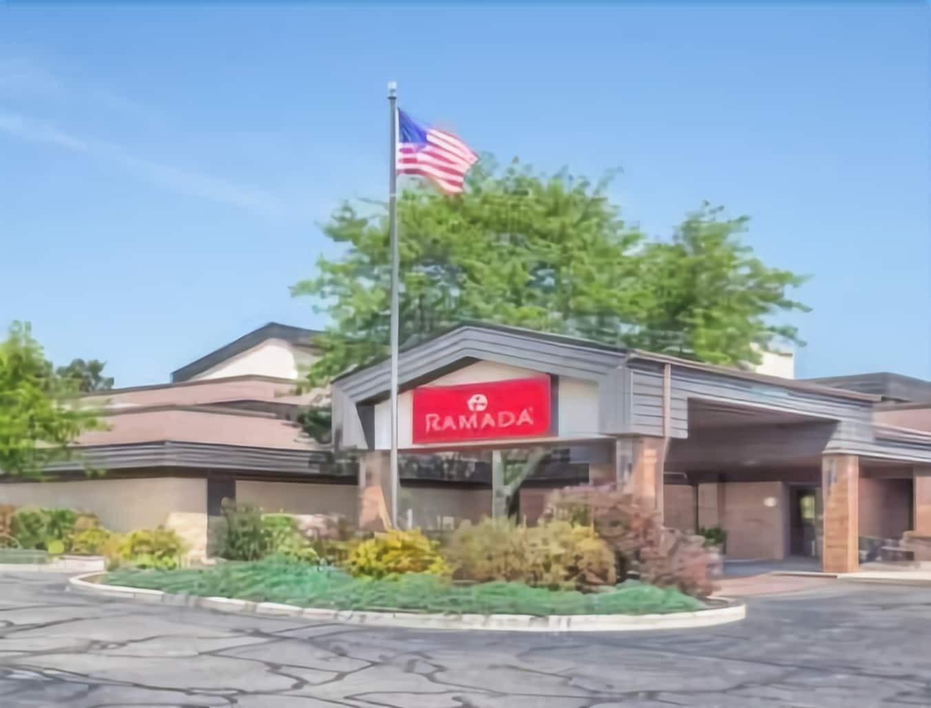 Ramada By Wyndham Waupaca Motel Exterior photo